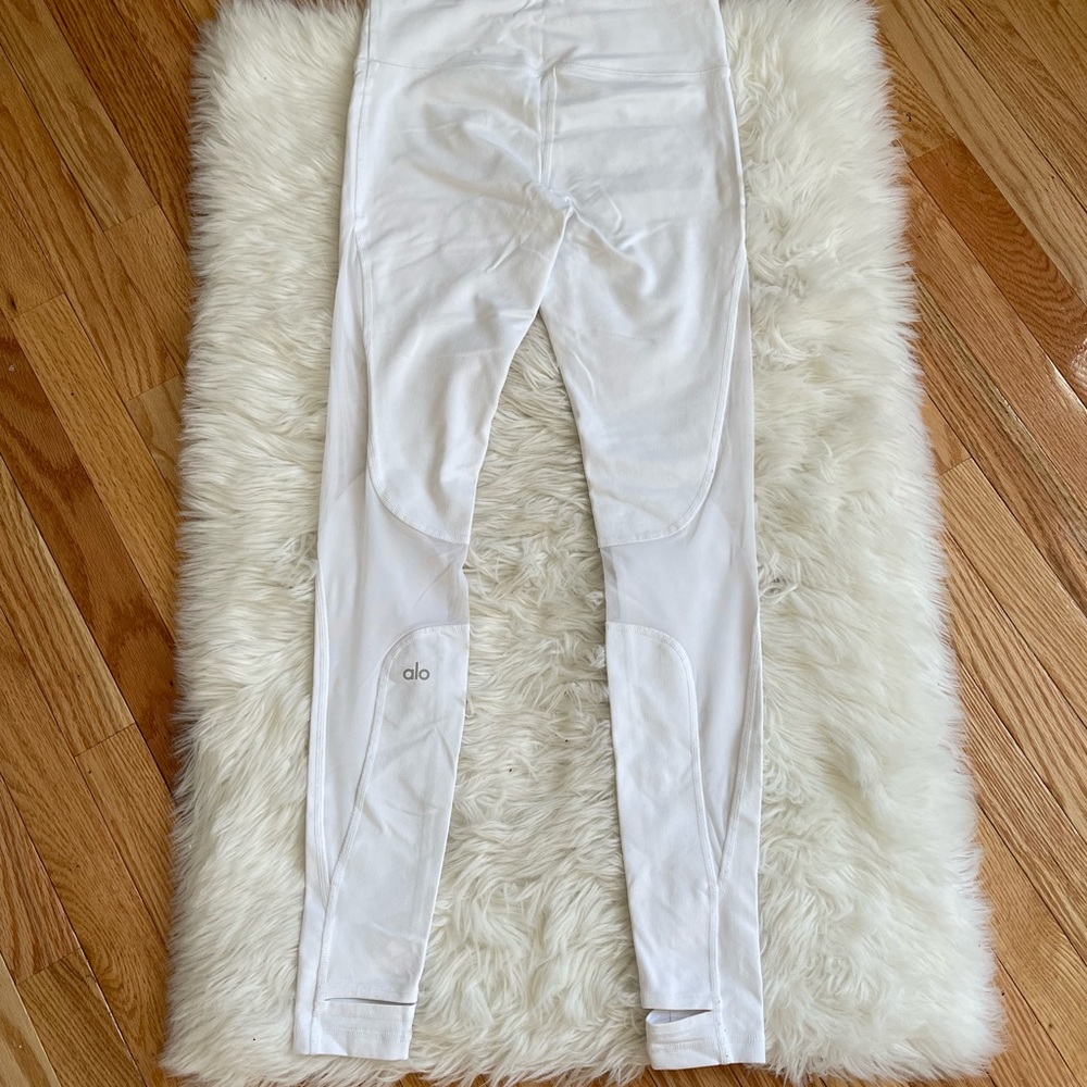 Alo Yoga
HIGH-WAIST COAST CAPRI - white - Picture 3 of 7